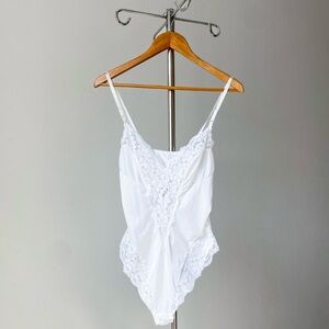 🍂 80s Vintage Delicate Coquette Minimalist White Satin Laced Bodysuit